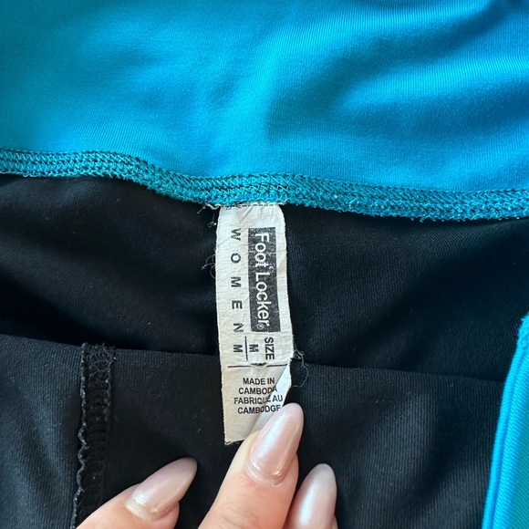 💚Footlocker Active Shorts - Picture 2 of 2